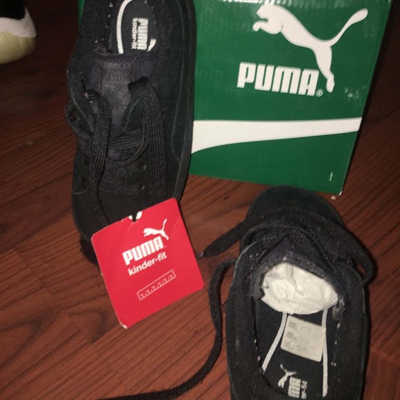 Toddler Girl Black Suede Puma Sneakers - Picture 5 of 7